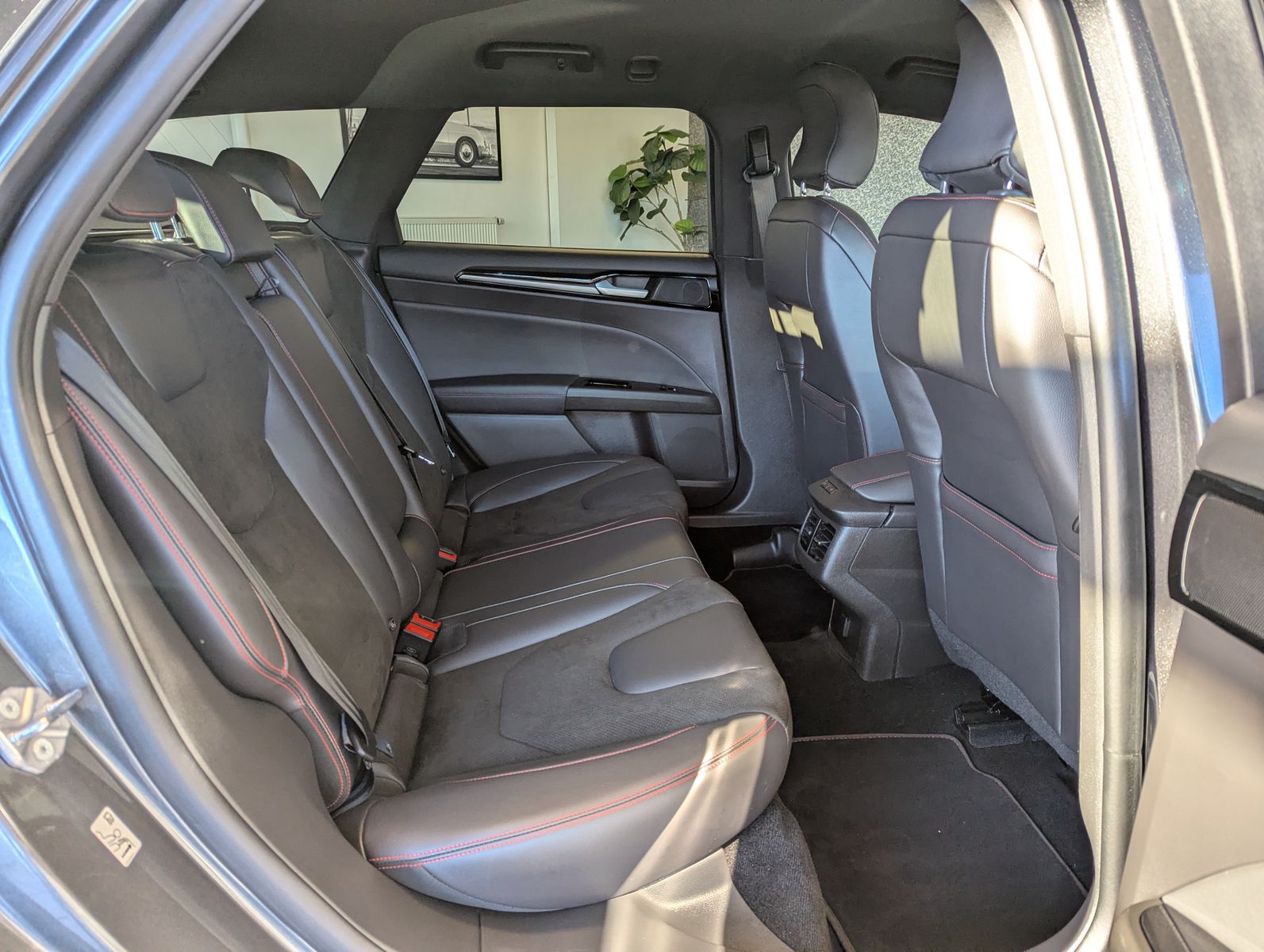 FORD Mondeo Hybrid ST-Line Leder LED ACC Cam Shz. AHK - Image 17