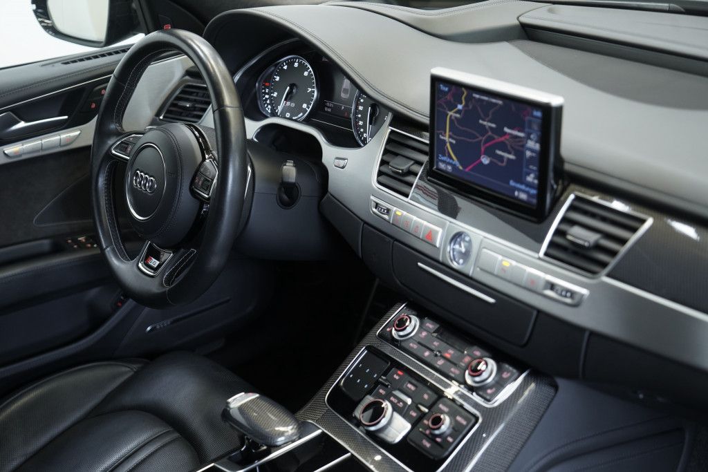 Audi S8