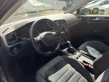 Volkswagen Golf - 11