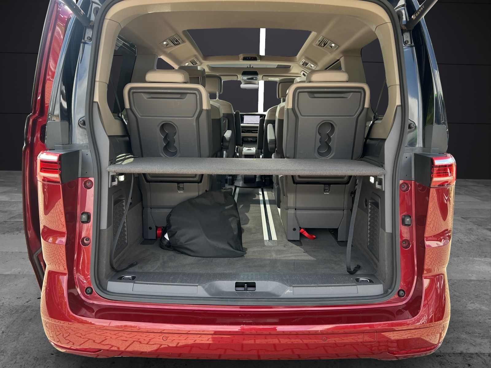 Fahrzeugabbildung Volkswagen T7 Multivan eHybrid ENERGETIC  DSG LED STANDH NA