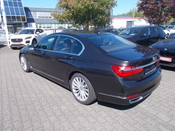 BMW 730 - 7