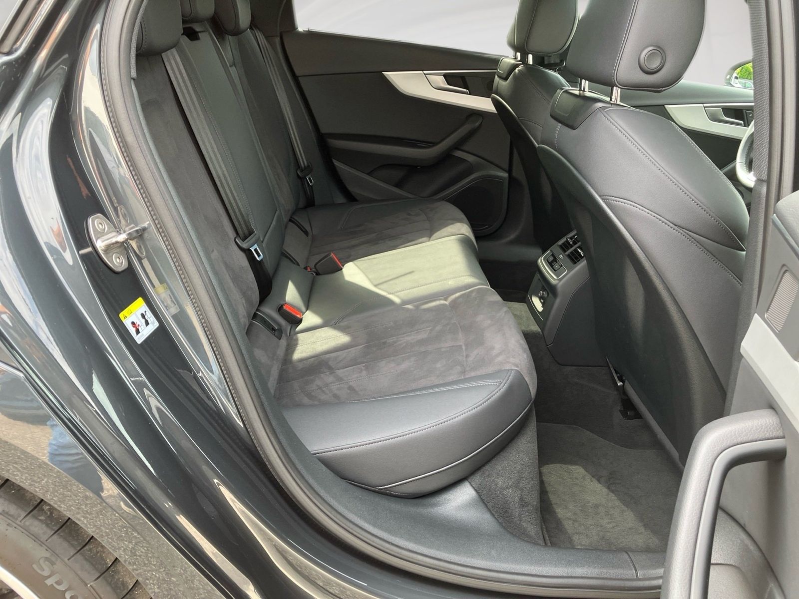 Audi A4 allroad QUATTRO 40TDI 204PS.STRONIC.MATRIX.NA foto 10