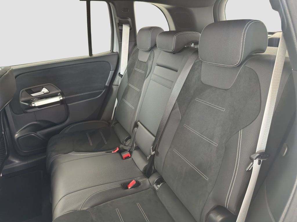 Fahrzeugabbildung Mercedes-Benz GLB 200 AMG*Night*LED*KeyLess*PDC*ParkAss*RFK