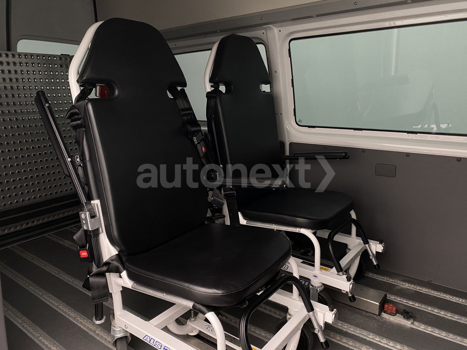 Volkswagen T6.1 Transporter Hochdach Rollstuhl-Rampe Trages imagem 2