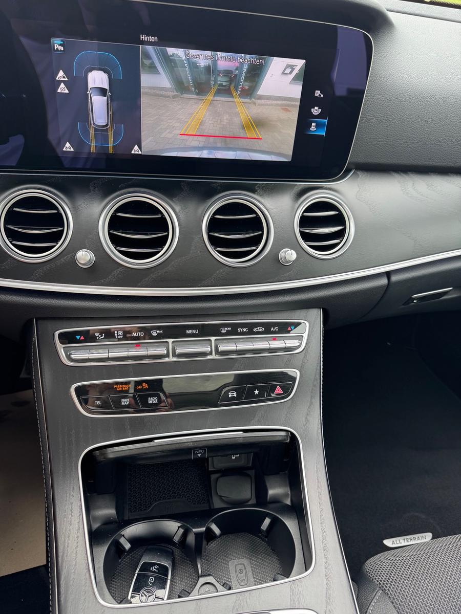 Mercedes-Benz E 220 d 4Matic All-Terrain/Avantg/Panorama/Distr