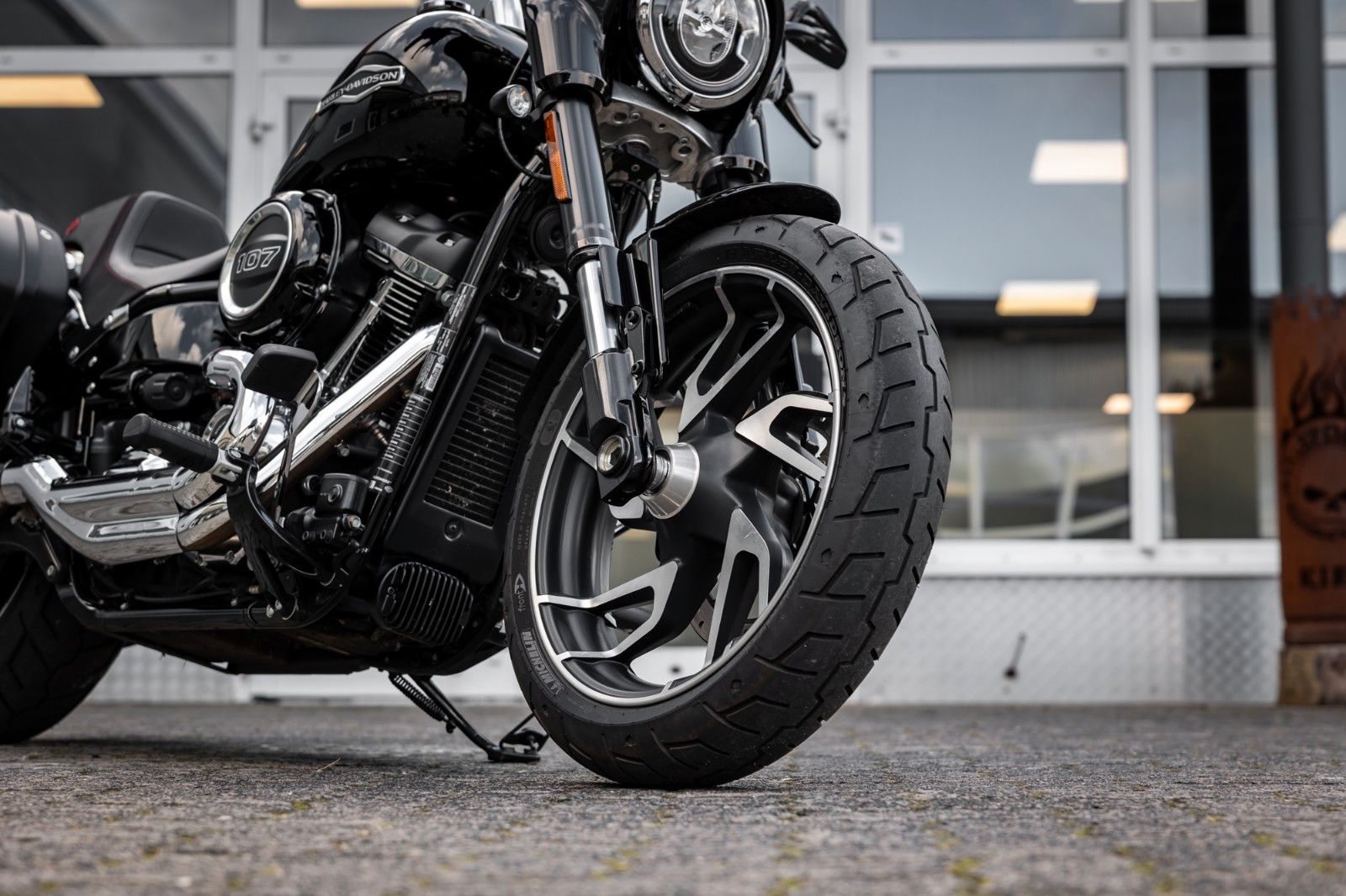 Fahrzeugabbildung Harley-Davidson FLSB SPORT GLIDE 107