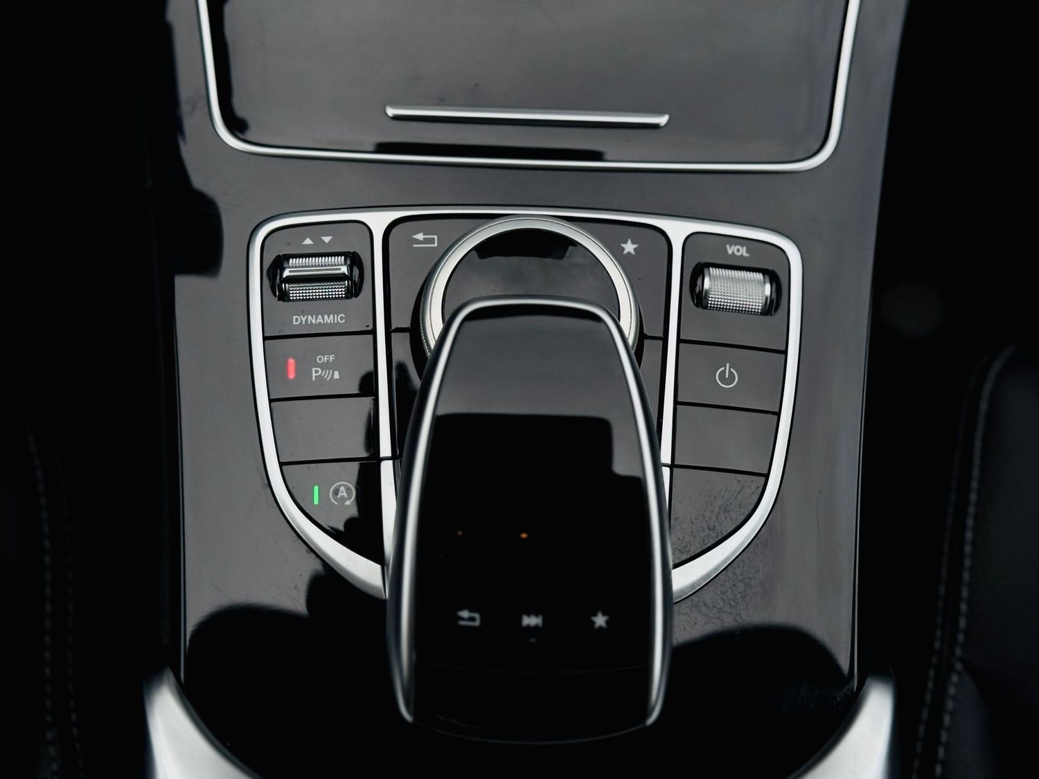 Fahrzeugabbildung Mercedes-Benz C 200 AVANTGARDE, Automatik, LED, Navi, PTS, SH