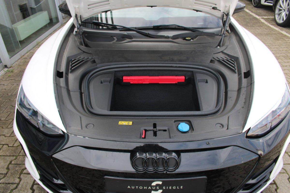 Audi e-tron RS GT quattro Carbon Matrix Top-View Pano