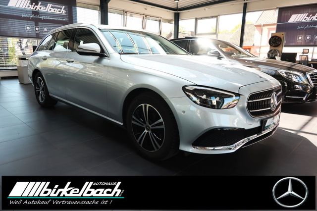 MERCEDES-BENZ E 220 dT