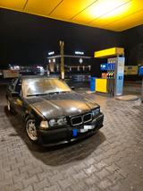 BMW E36 316i 1994 Schwarz - BMW 316 aus 1994: 316i