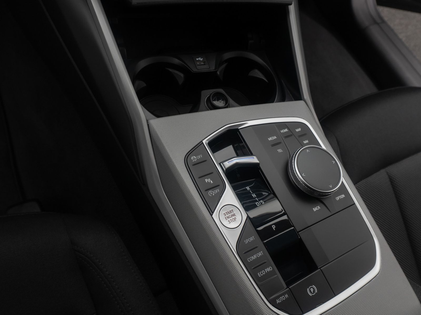 Fahrzeugabbildung BMW 318i GeschwindigReg DAB PDC Cockpit+ Widscreen