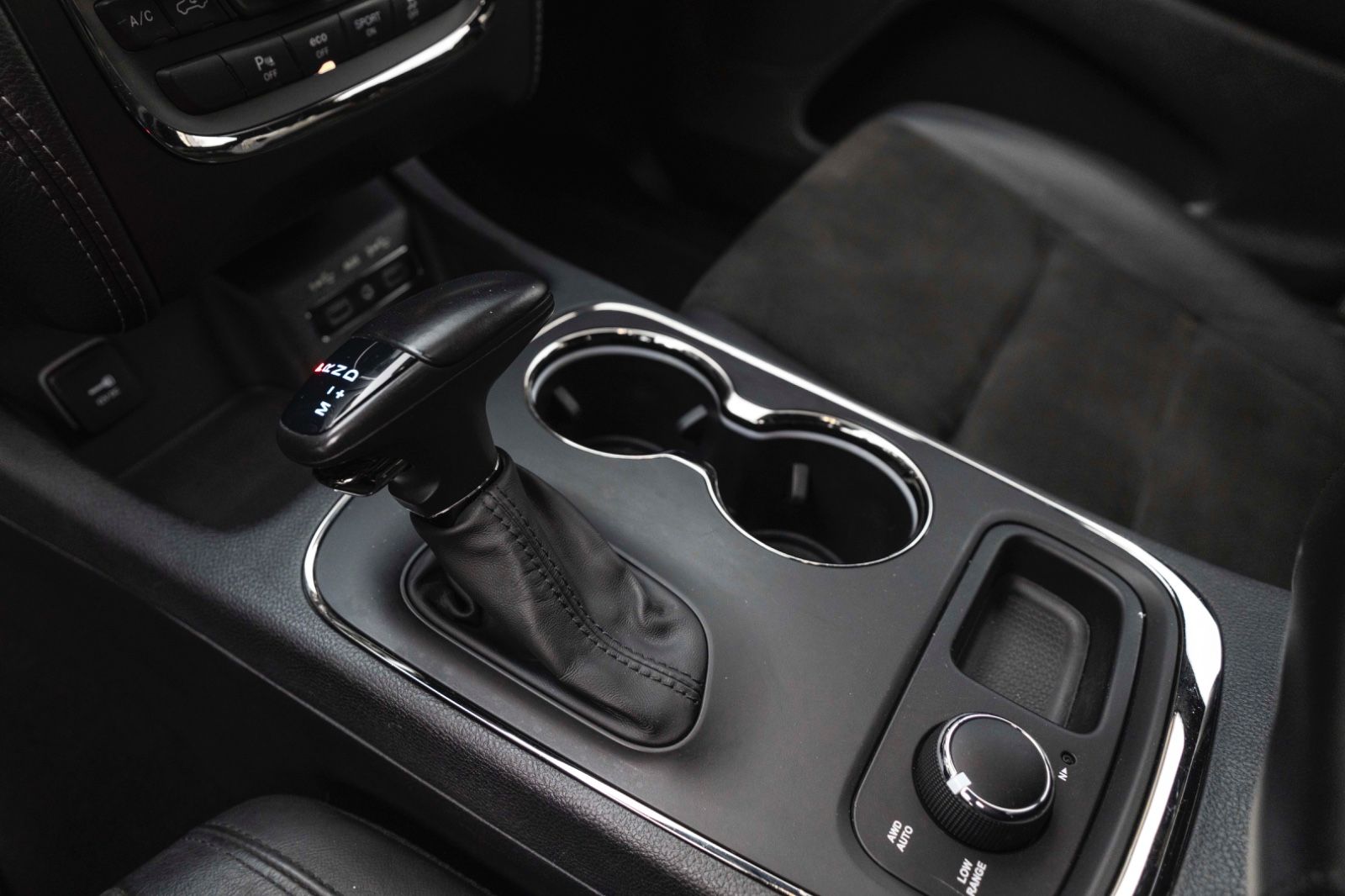 Fahrzeugabbildung Dodge Durango 5,7L LPG AWD CARPLAY LED NAV KAM ALPINE