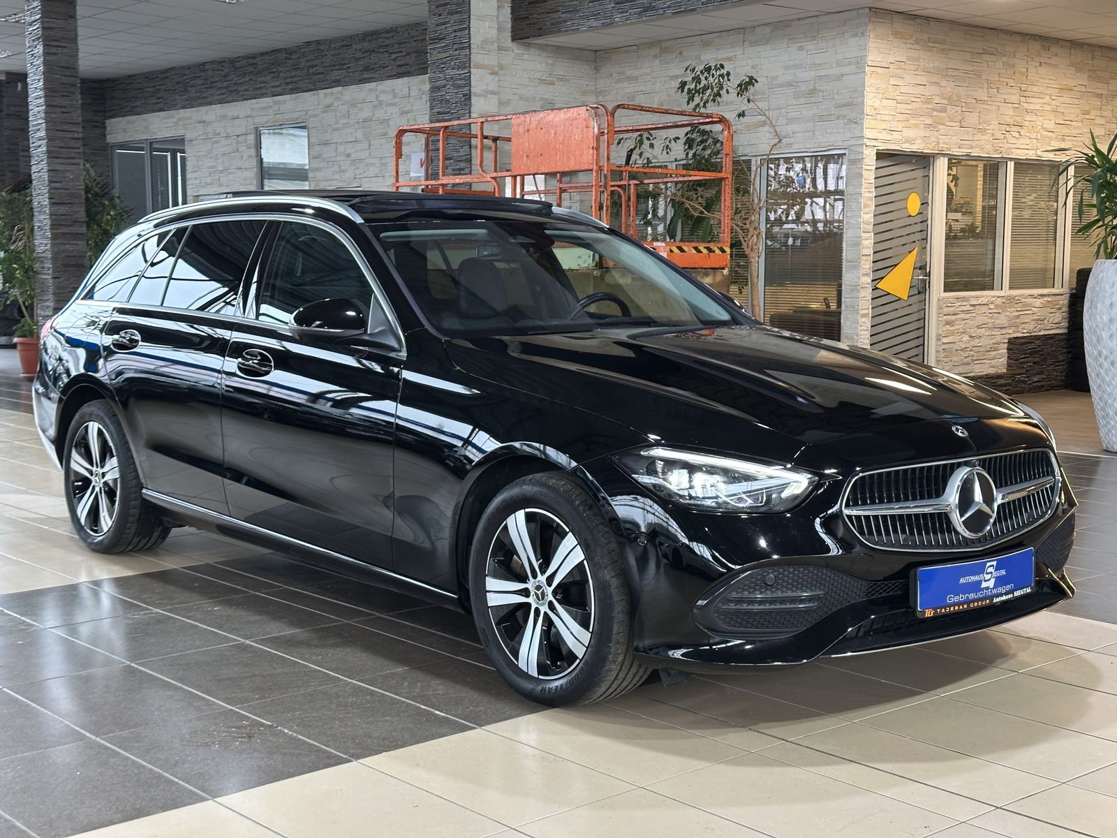 MERCEDES-BENZ C 300 e*Avantgarde*SHZ*LED*PDC*ACC*360Cam*Pano*