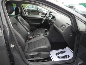 Volkswagen Golf - 8