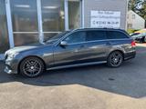 Mercedes-Benz E 220CDI BlueTec 4Matic AMG Sportpaket*Vollausst - Mercedes-Benz E 220: Cdi Sport