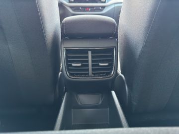 Skoda Fabia Tour*SHZ*2xPDC*CAM*LANE*KESSY*