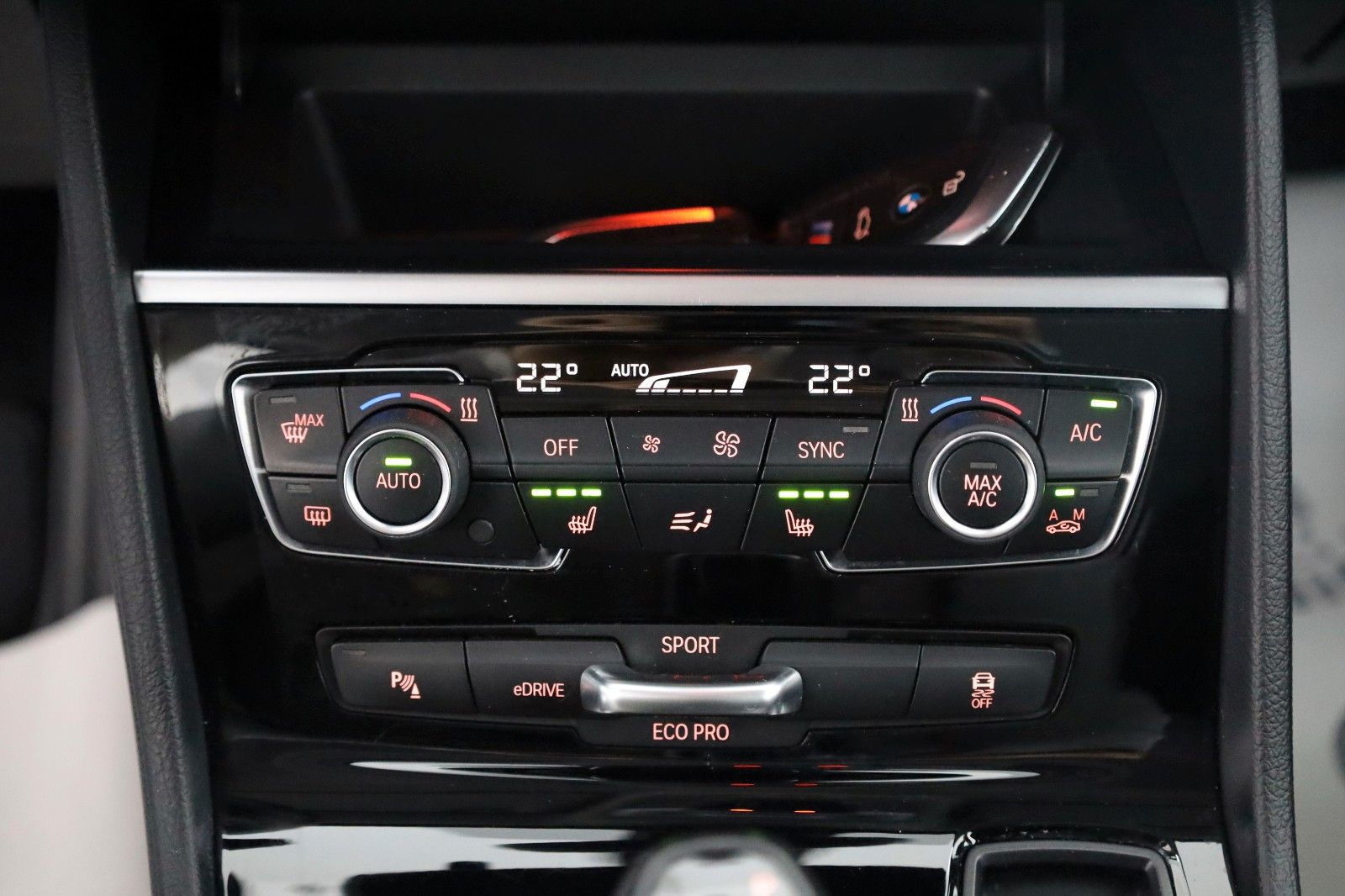 Fahrzeugabbildung BMW 225xe Active Tourer Advantage Navi,LED,SH,PDC