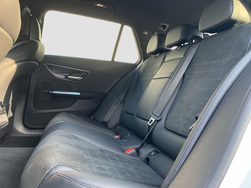 Fahrzeugabbildung Mercedes-Benz C 200 T AMG*NIGHT*AHK*DISTR*MEMO*360°KAM*D-LIGHT