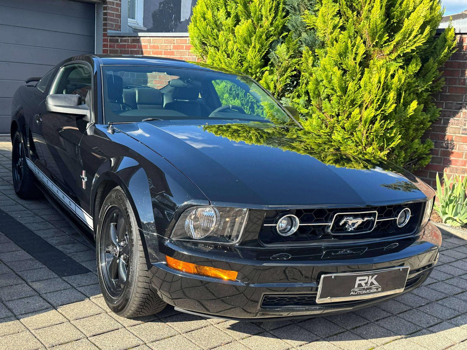 Ford Mustang Pony Paket mit Schaltgetriebe