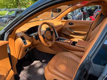 2020 Aston Martin DBX 缩略图 14
