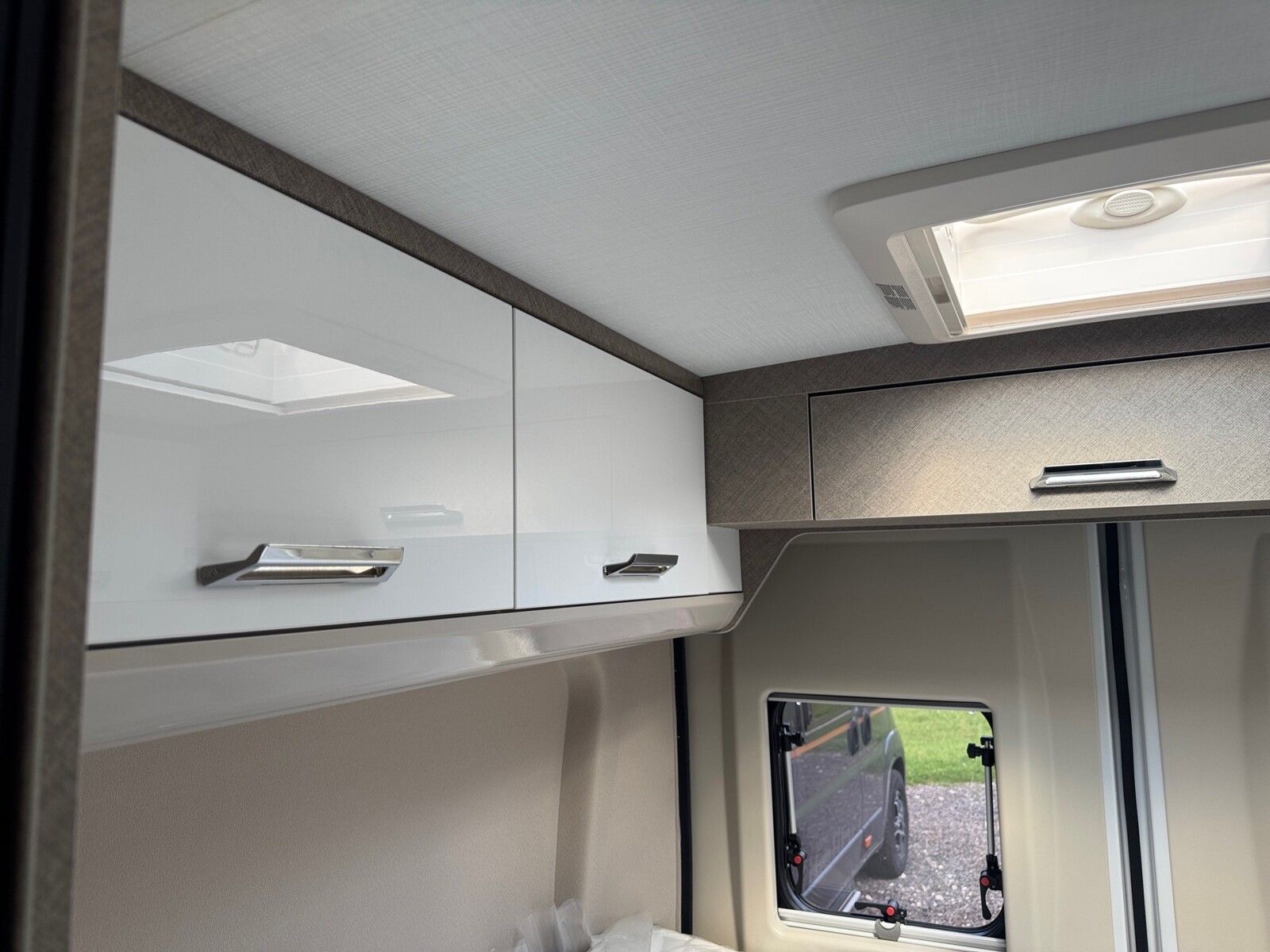 Fahrzeugabbildung Karmann Davis Lifestyle DA 590 LS Panorama Dachfenster