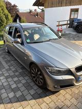 BMW 320i Touring - BMW 320 aus 2010: Kombi