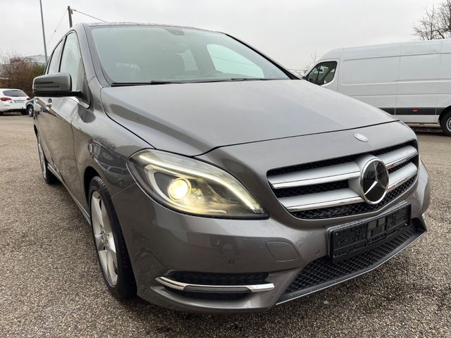 Mercedes-Benz B 220 B -Klasse B-- 220-- 4Matic-- Top Zustand .