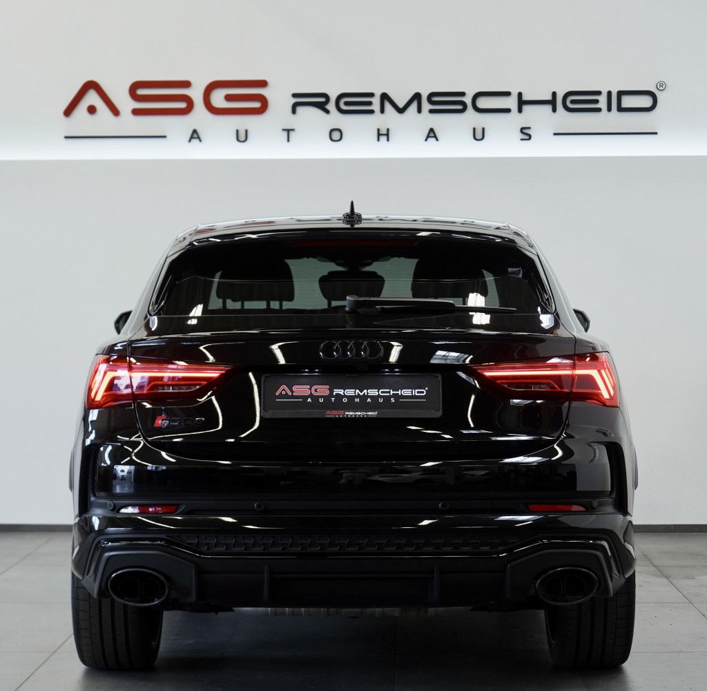 Audi Rsq3