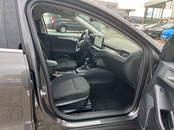 Bild 7 Ford Focus Titanium 1.0 Navi LED Kurvenlicht Apple Ca