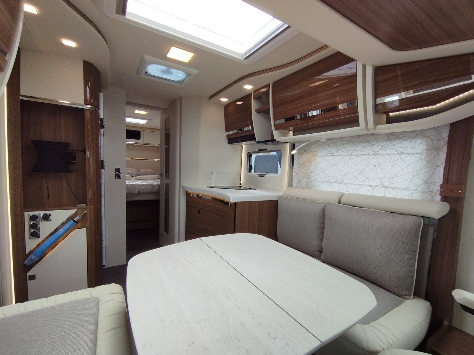 Fahrzeugabbildung Eura Mobil Integra I 760 QF SAT,Solar,Klimaanlage,TV,RK