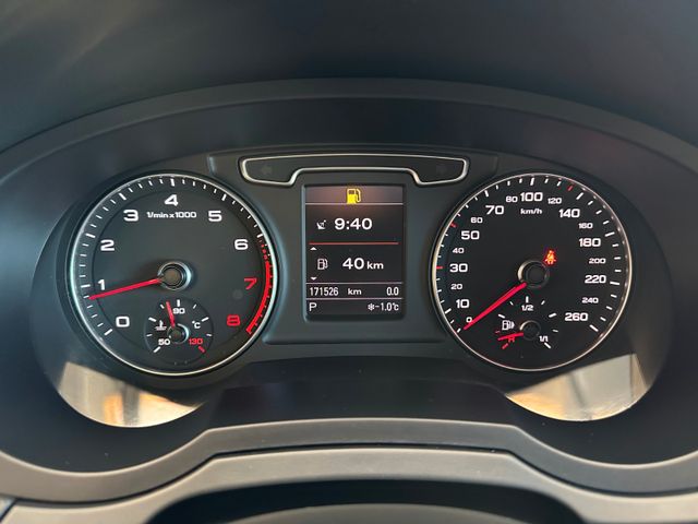 Audi Q3 2.0 TFSI quattro *Xenon*Klima*SHZ*Navi*PDC*