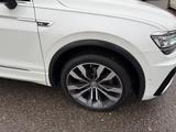Volkswagen Tiguan R-Line AHK 360 ACC Pano AHK Kamera 239 PS - Volkswagen: R36