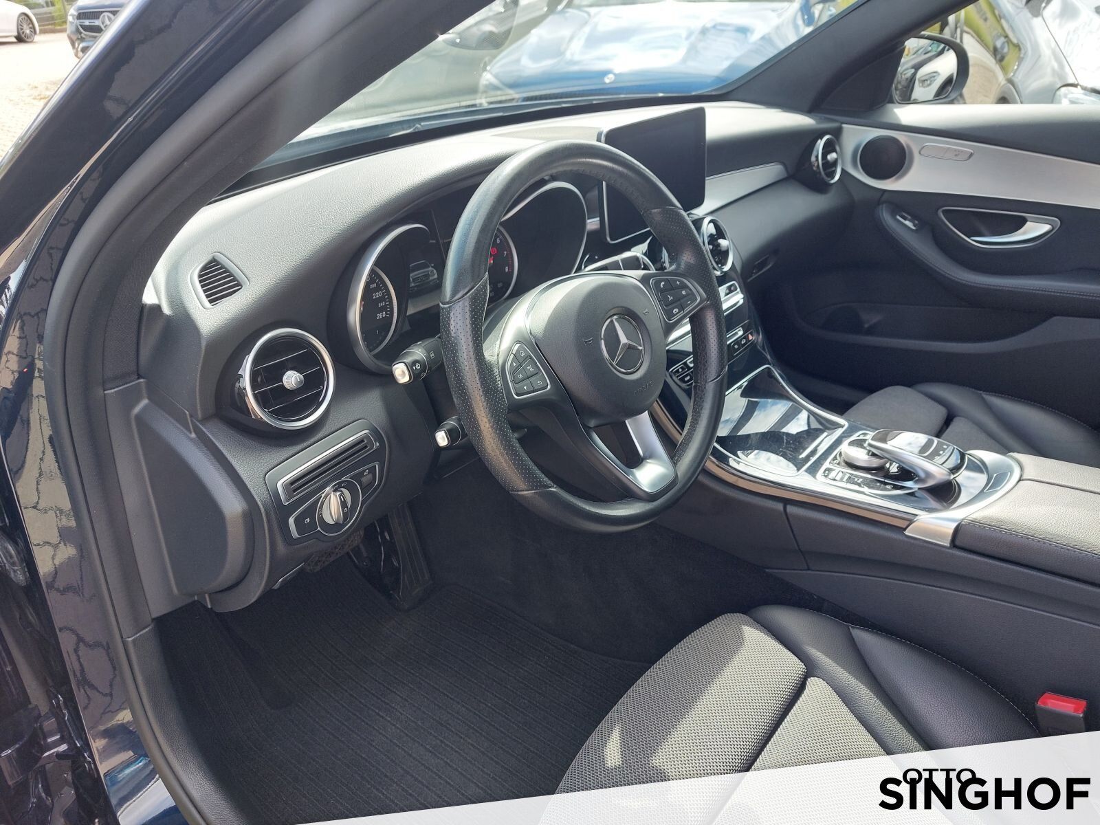 Fahrzeugabbildung Mercedes-Benz C 200 Avantgarde +4matic+LED+Night+R-Kamera+SHD+