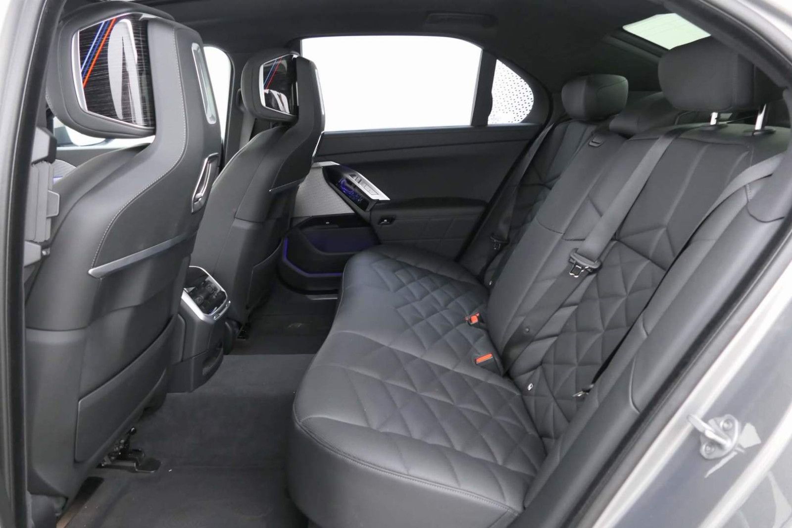 Fahrzeugabbildung BMW 740d xDrive M Sport Sky-Lounge AHK Standheizung