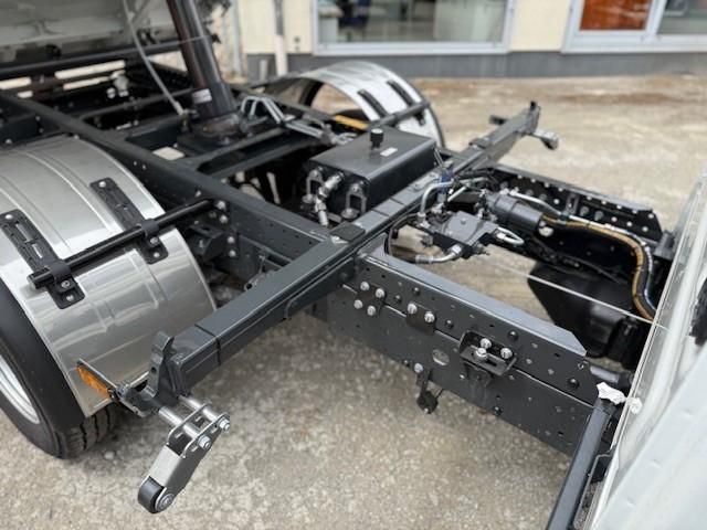 Fahrzeugabbildung Iveco Daily 70C18H D Meiller Dreiseitenkipper