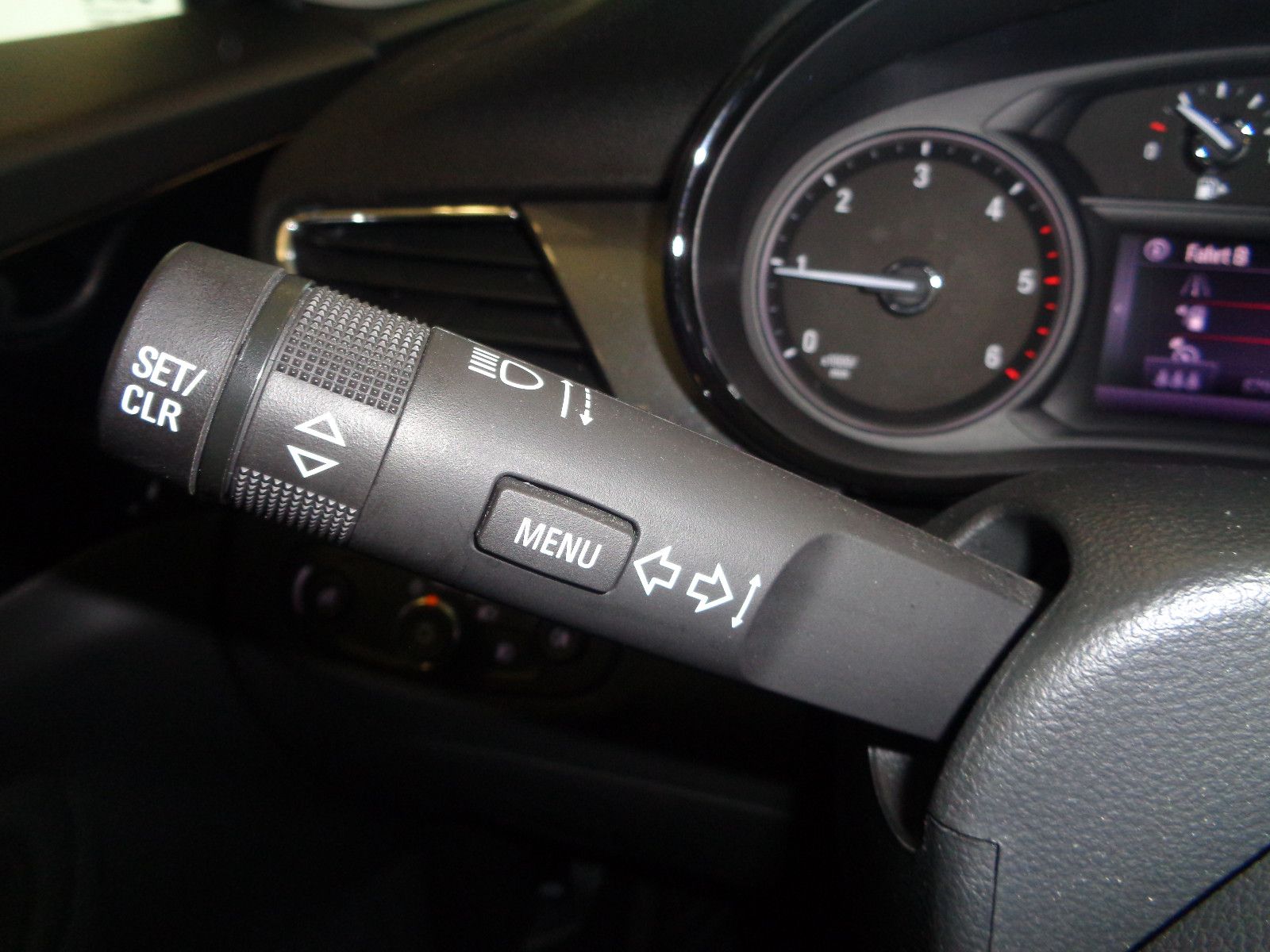 Fahrzeugabbildung Opel Mokka X Innovation / NAVI / AHK / 1. HAND / LED