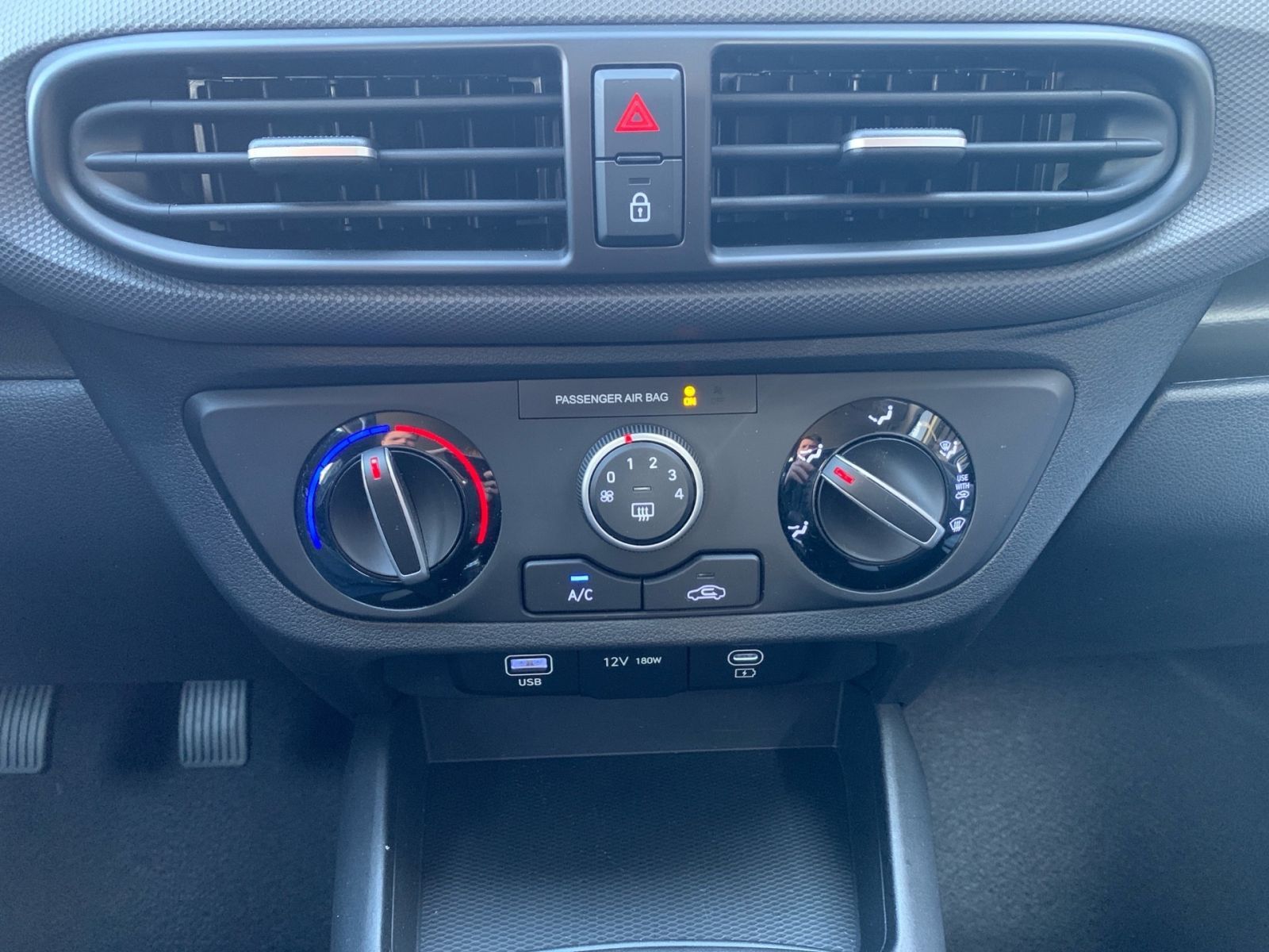 Fahrzeugabbildung Hyundai i10 1.0 Select Navi Kamera