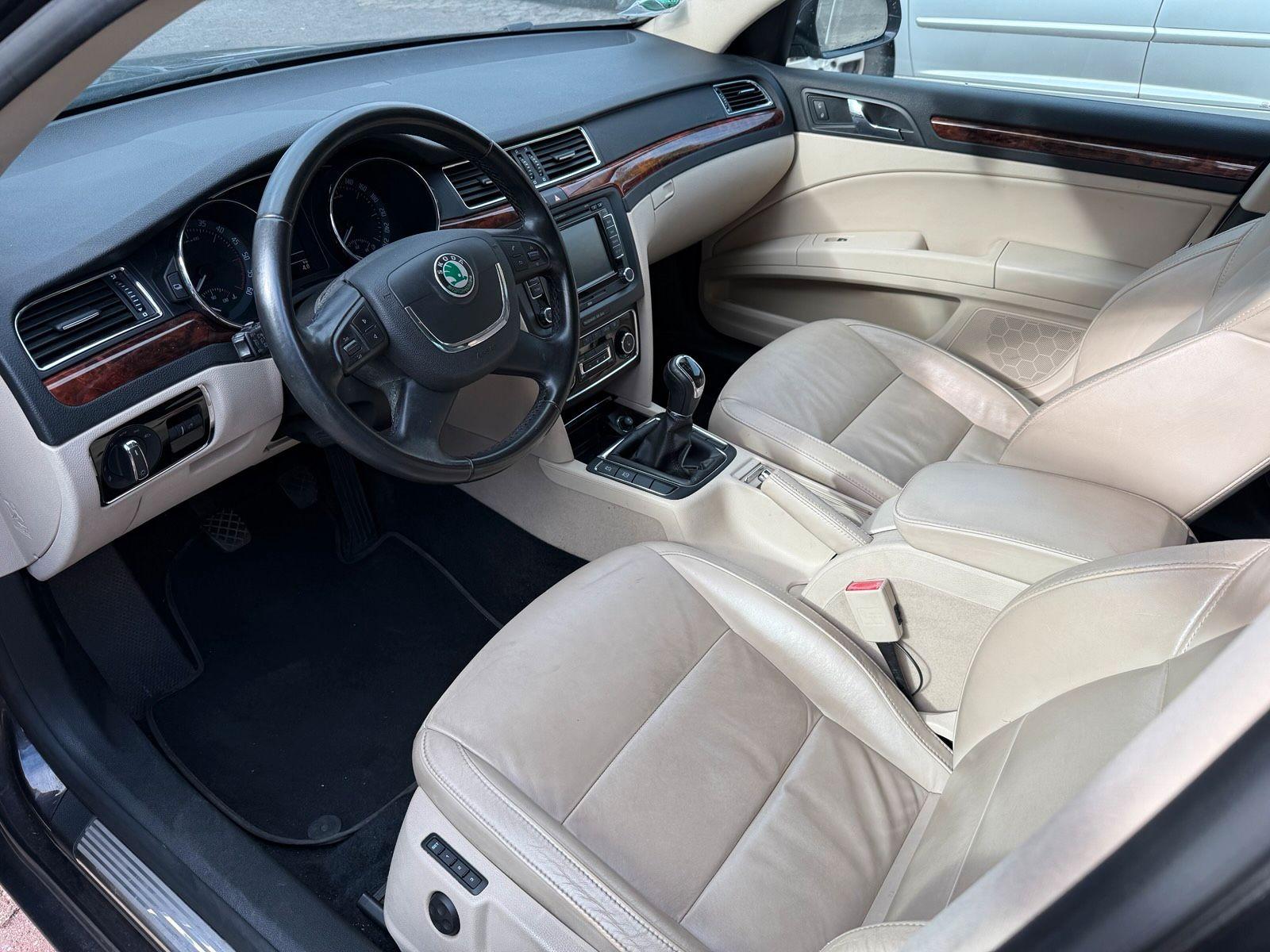 Skoda Superb 2010 — photo 6