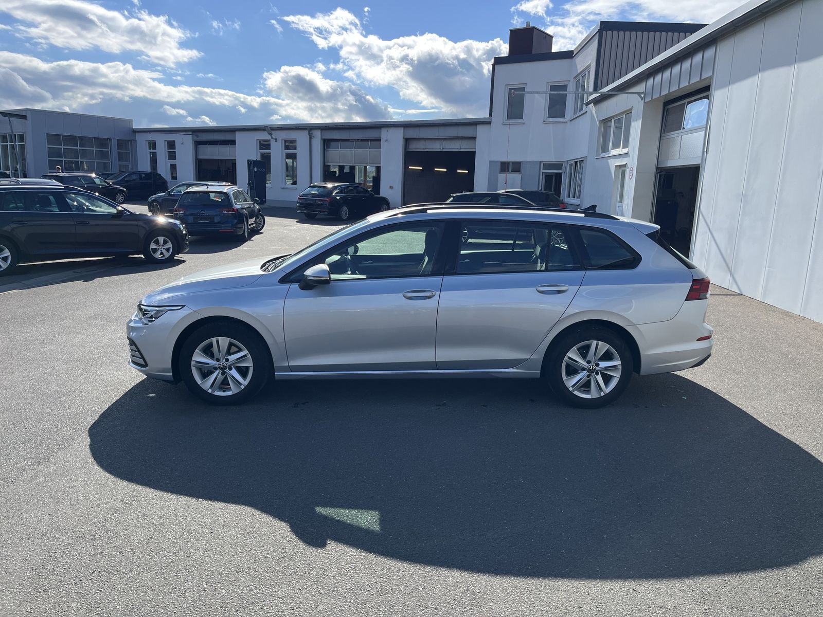 Volkswagen Golf Variant 2.0 TDI Life 1,99% Fin. AHK Navi AC imagem 3