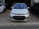 Hyundai i10 Style Automatic Klimaautom. AHK PDC 82 TKm - Hyundai i10: Limousine, Style