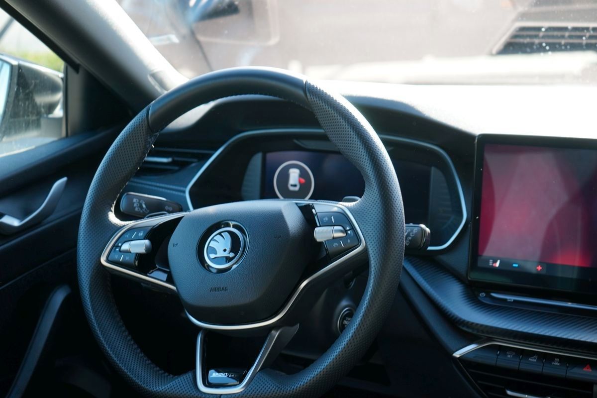 Fahrzeugabbildung SKODA Octavia Combi 2.0 TDI *Sportline Exklusive*
