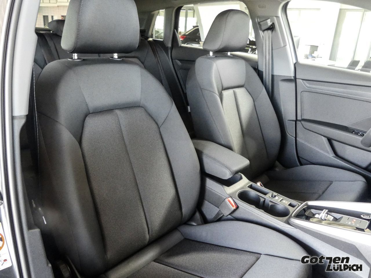 Fahrzeugabbildung Audi A3 Sportback 35 TFSI S line S tronic Navi Sitzh.