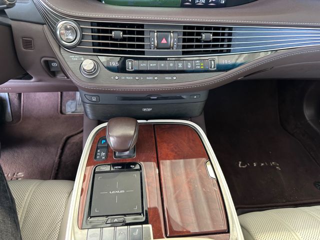 Lexus LS 500  Luxury Line E-Four – Massage – Kamera