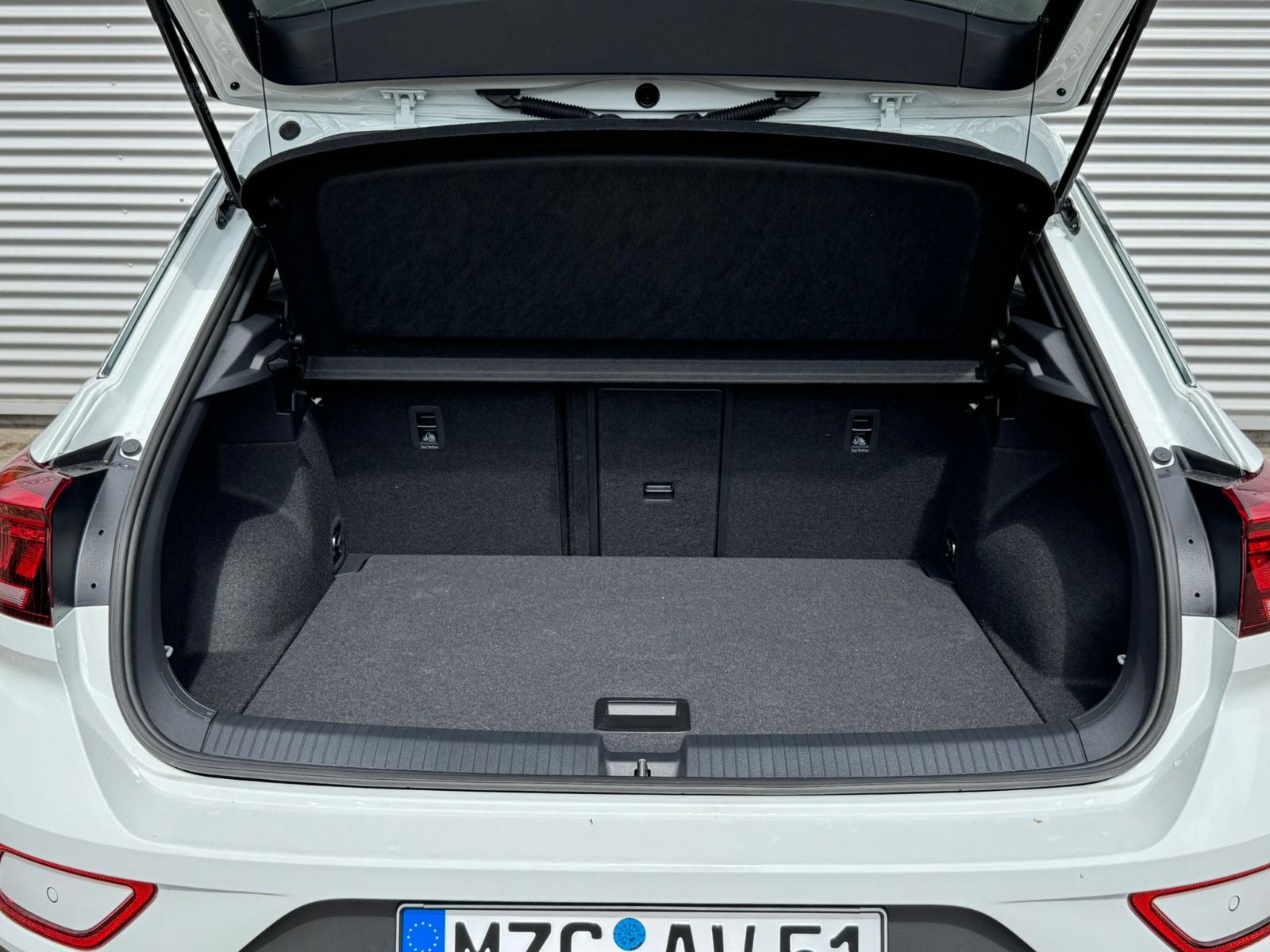 Fahrzeugabbildung Volkswagen T-Roc Goal 1.0 TSI Navi ACC LED
