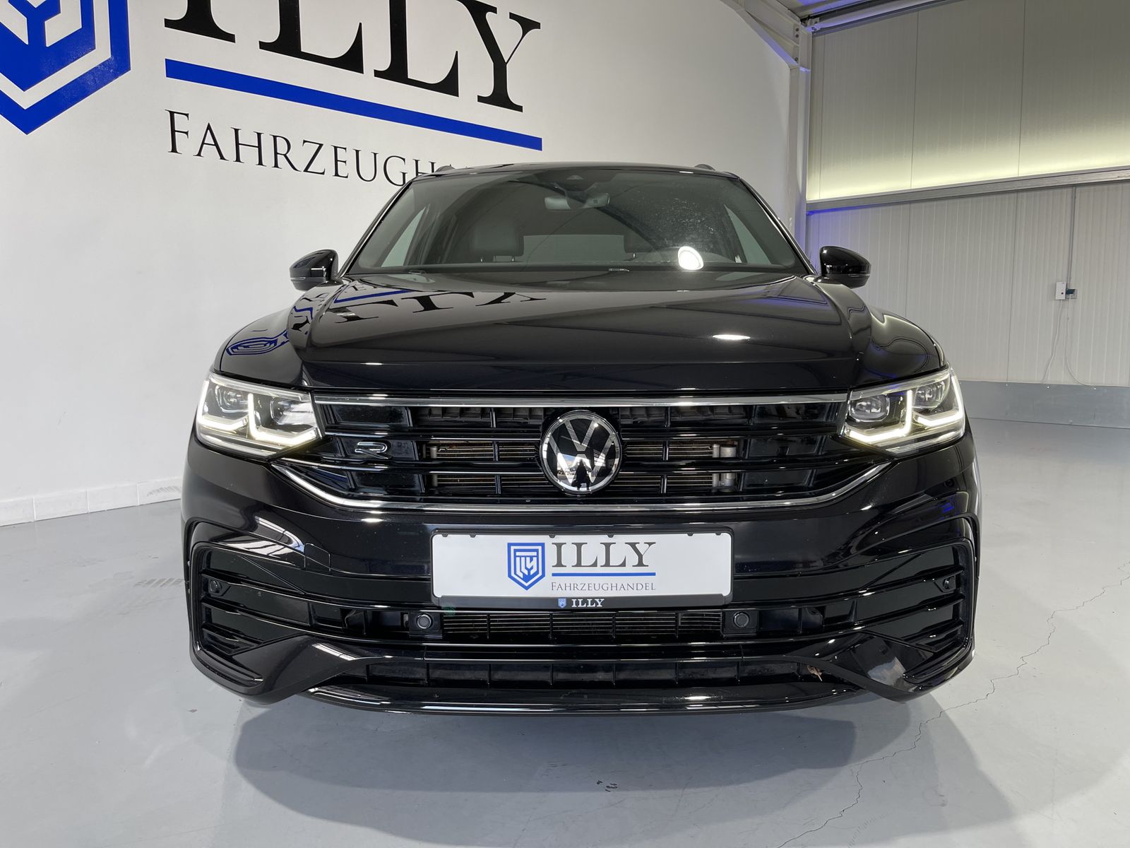 Fahrzeugabbildung Volkswagen Tiguan R-Line 2.0 TDI*4Motion*AHK*Cam*Q.DRIVE*