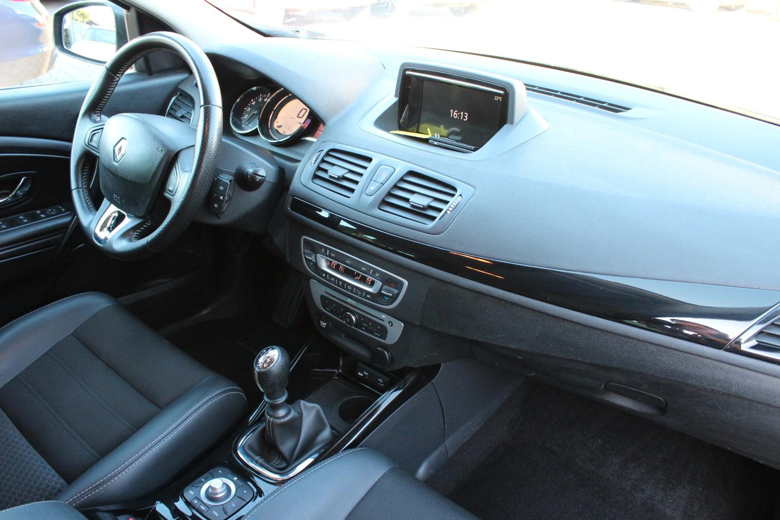 Renault Megane 2015 — фото 14