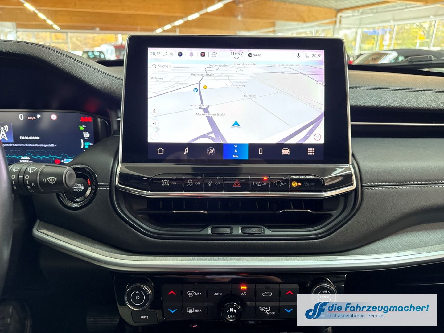 Fahrzeugabbildung Jeep Compass S Plug-In Hybrid 4WD Navi Soundsystem 36