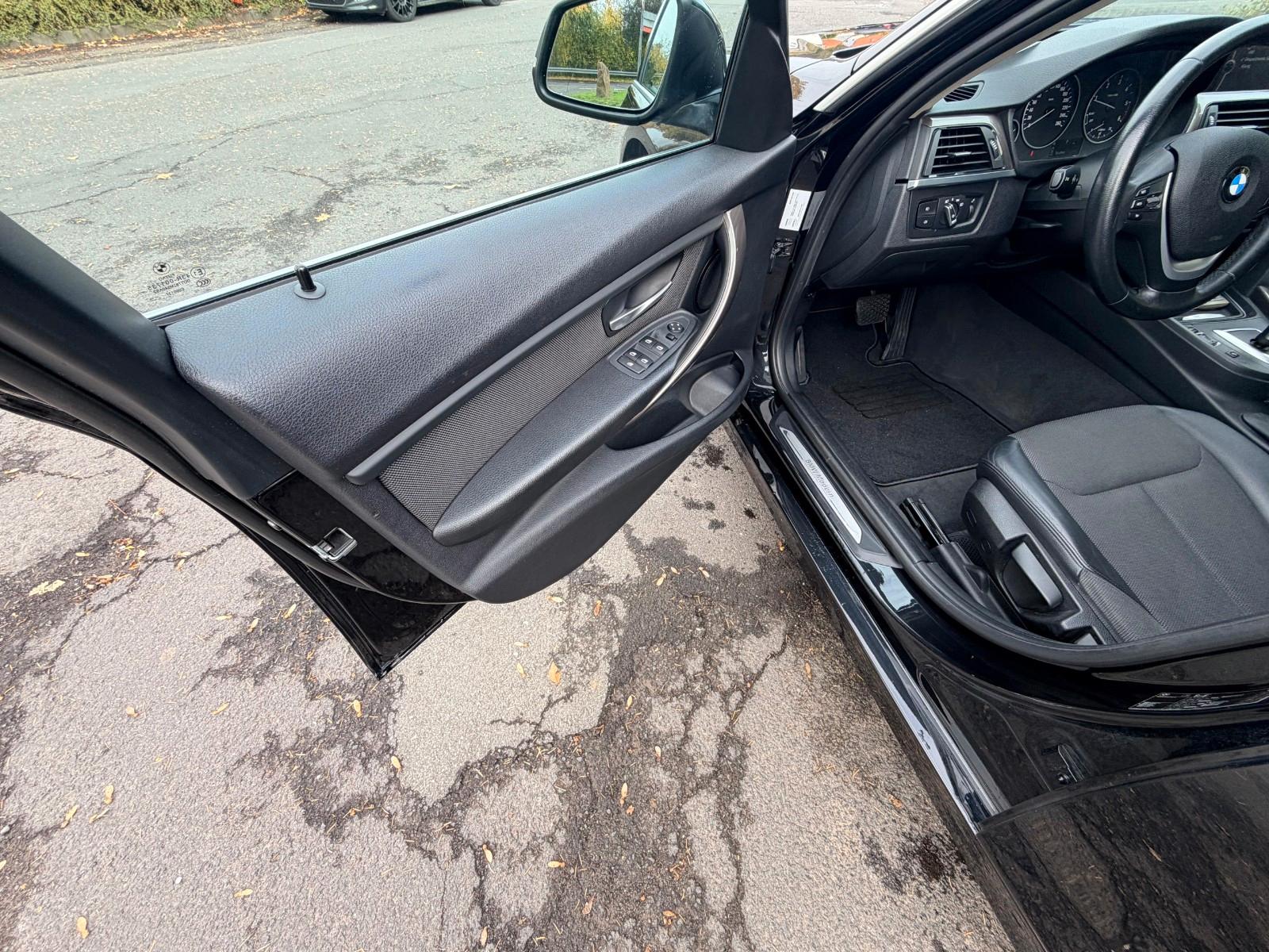BMW 320 2013 — photo 8