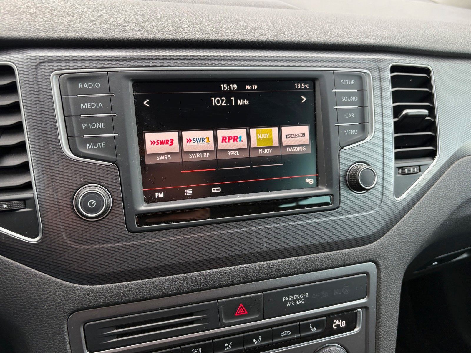 Fahrzeugabbildung Volkswagen Golf Sportsvan VII 1.6 TDI Xenon AHK LOUNGE 2.HD