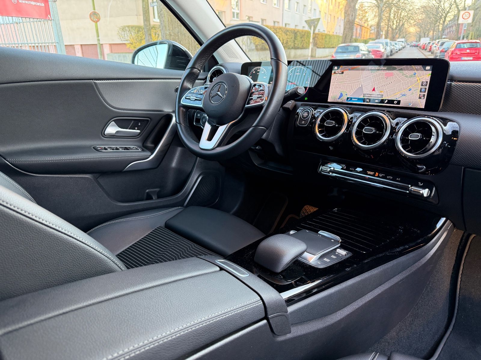 Fahrzeugabbildung Mercedes-Benz A 220 Night Paket*LED*KAMERA*TEMPO*SITZHEIZ*PDC*